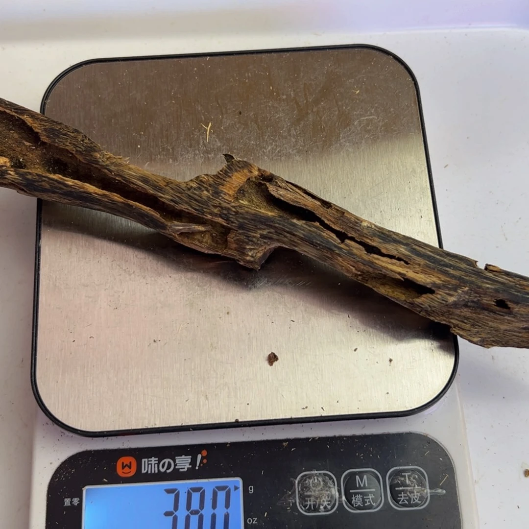 木质虫漏沉香摆件