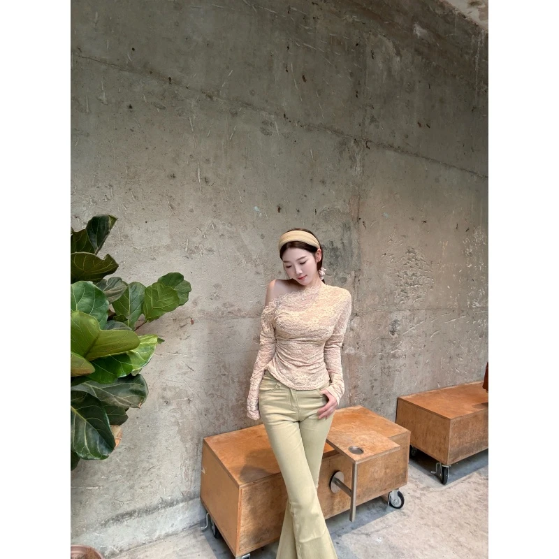 一只雪雪【神秘区域】新款初秋气质蕾丝斜肩不规则法式镂空上衣