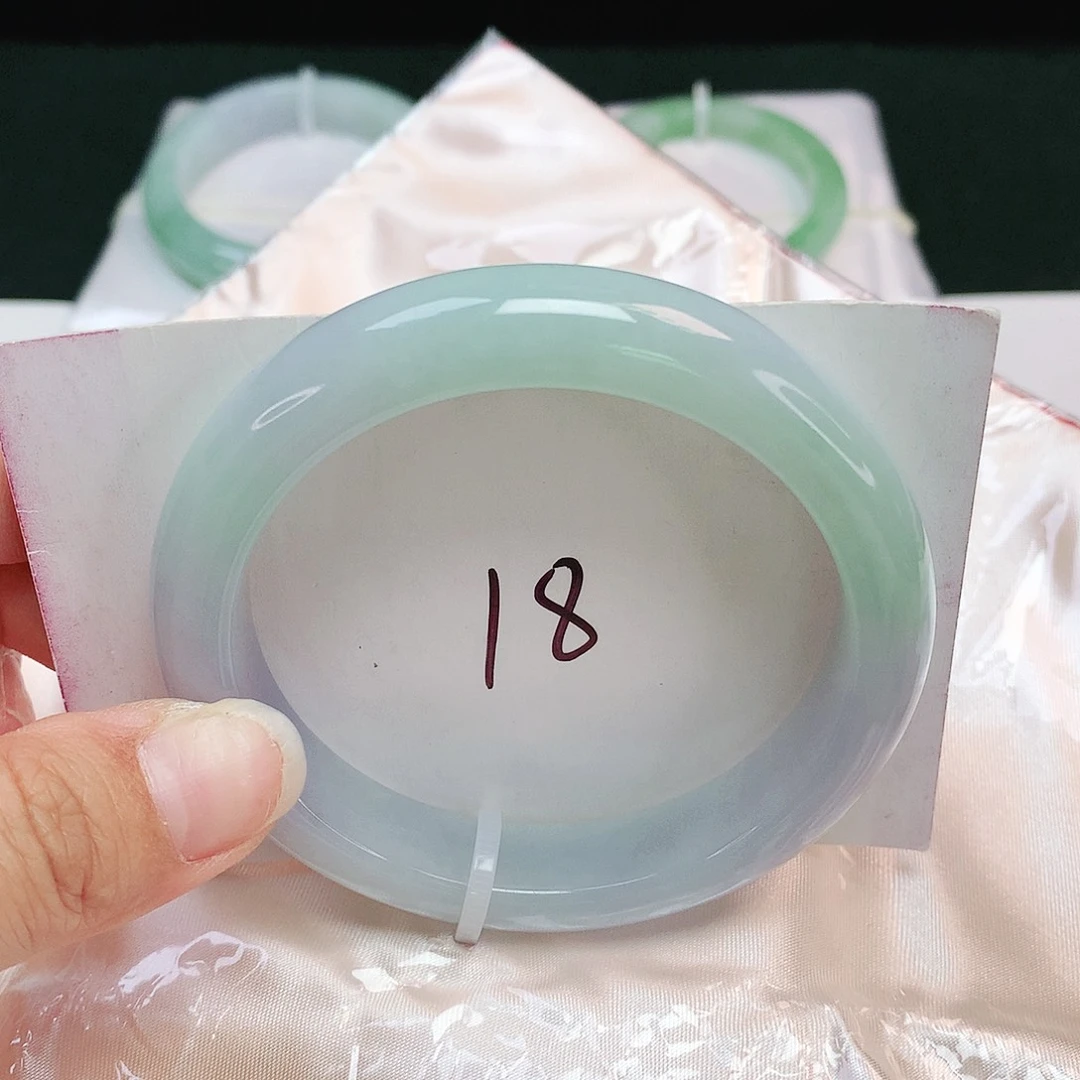 翡翠未镶嵌手镯正圈57.2