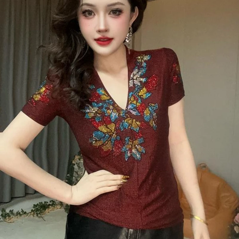 【夏季新款】枫叶V领款时尚性感重工烫钻短袖T恤