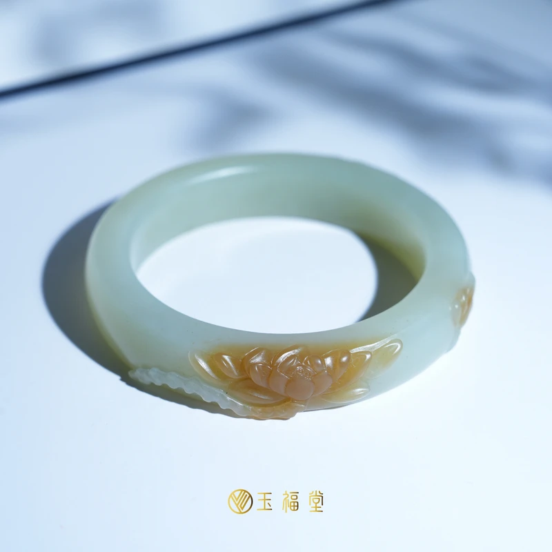 玉福堂 | 新疆且末糖白玉手镯方镯 | 莲花镯 56mm