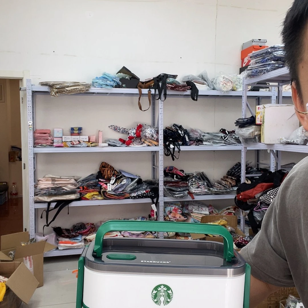 PU化妆包等各种产品