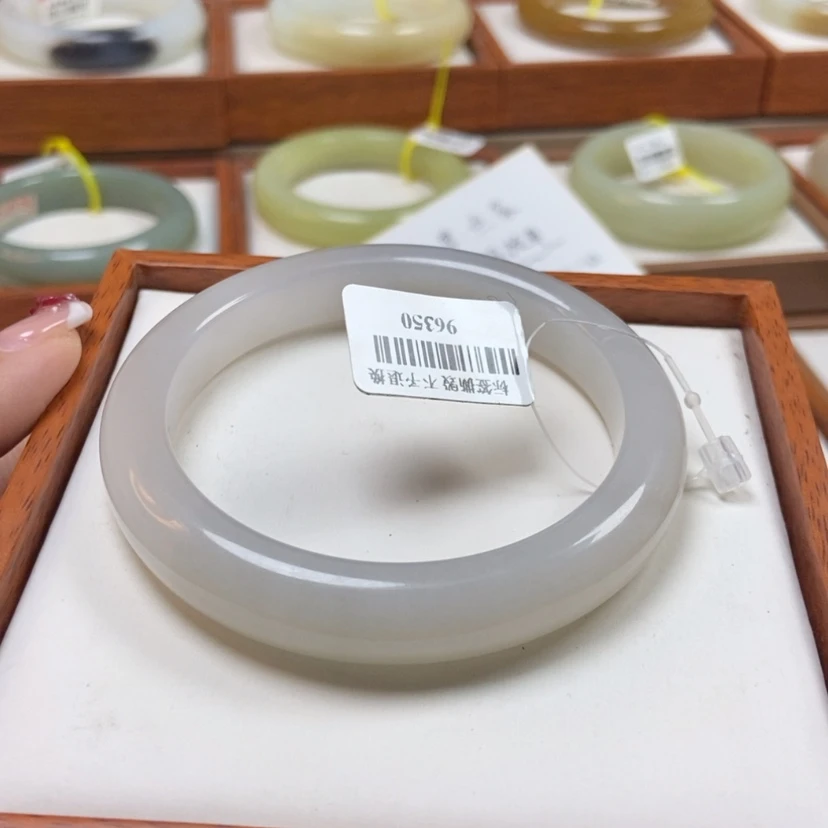 【闪购商品】和田玉手镯未镶嵌57.1