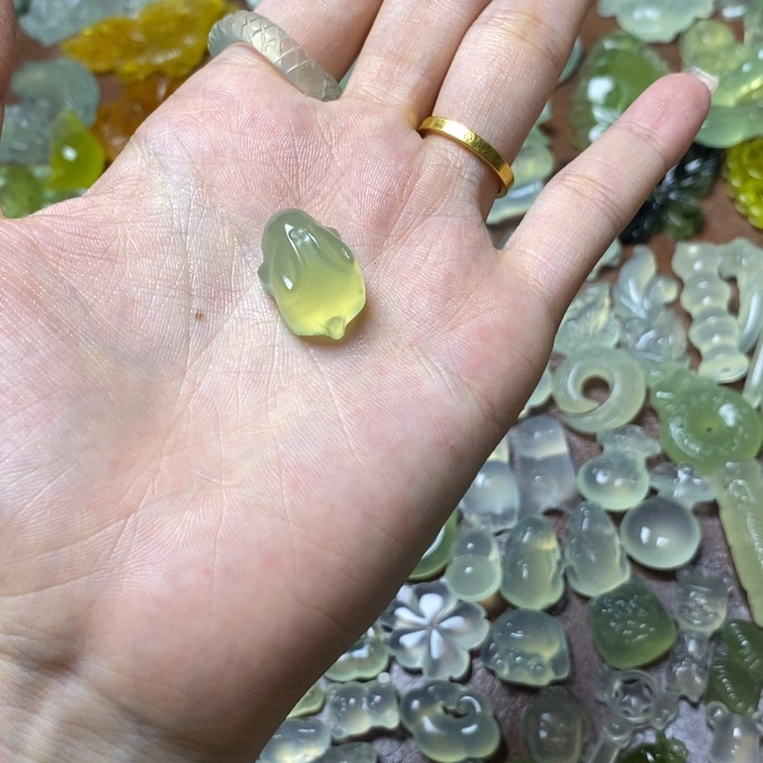 蛇纹石玉未镶嵌项链