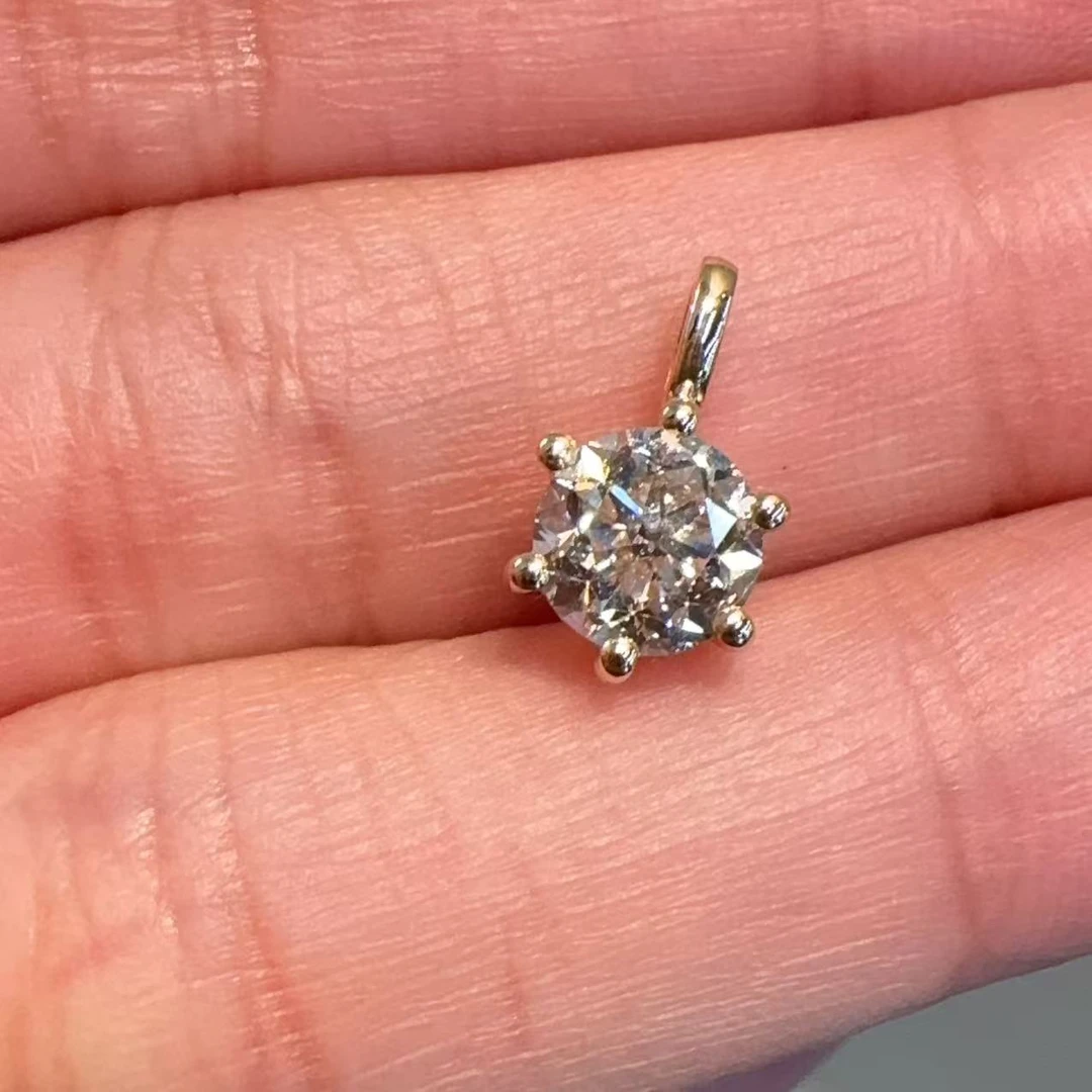 【小晗专属】一克拉豪华版六爪钻石吊坠（不含链）经典 多样性发一