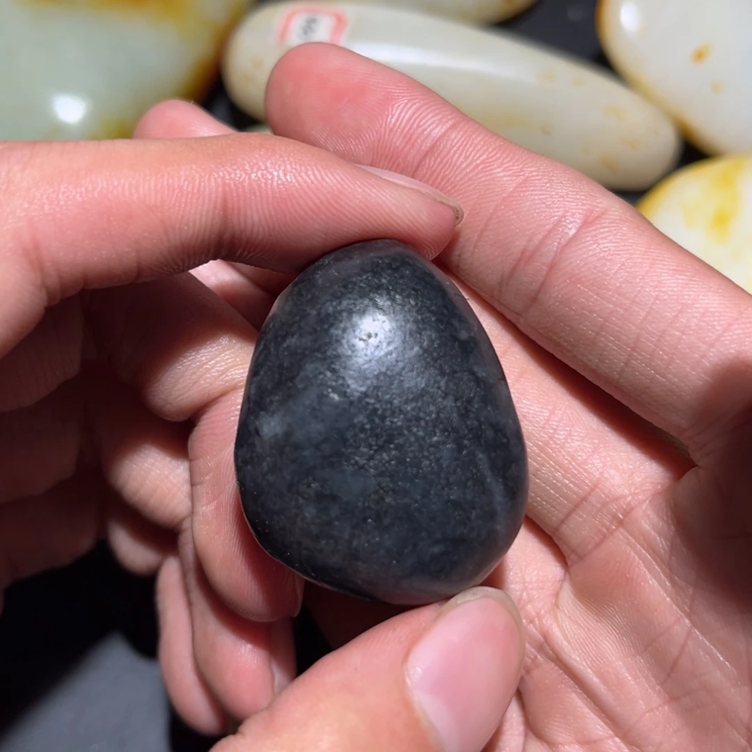 和田玉未镶嵌珠宝奇石