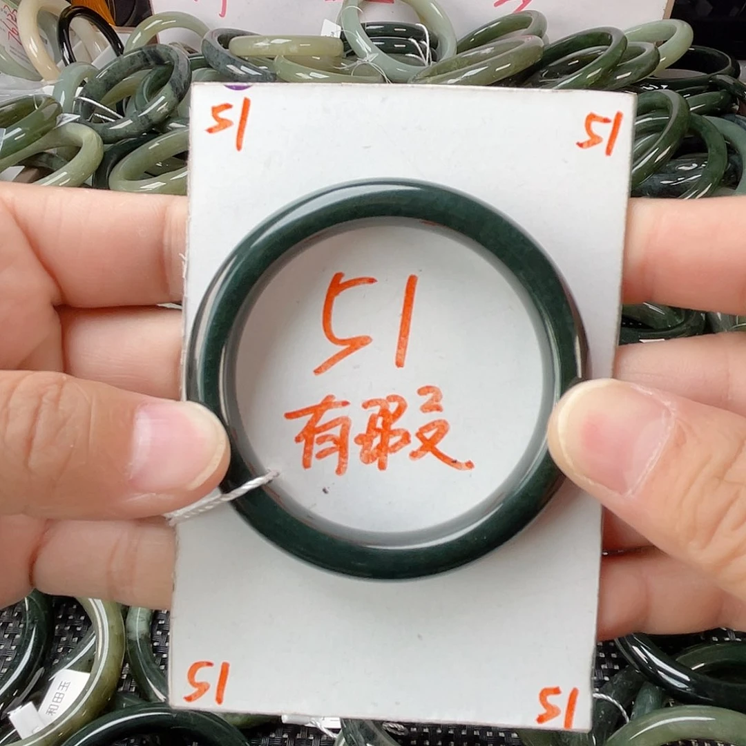 和田玉手镯未镶嵌小**肥