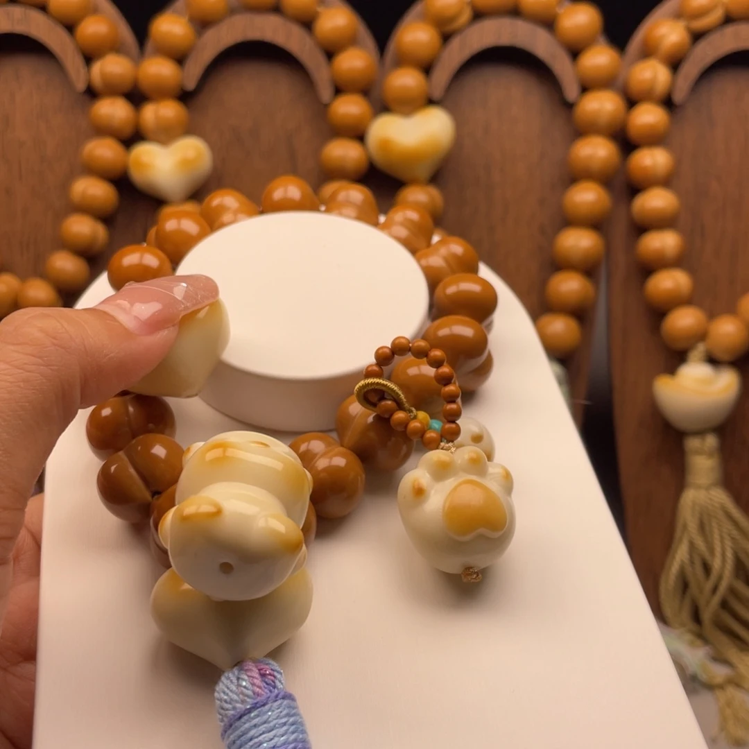 @***孞猴头核桃吊坠全品无暇毕业级爱心屁桃16尺寸手工款