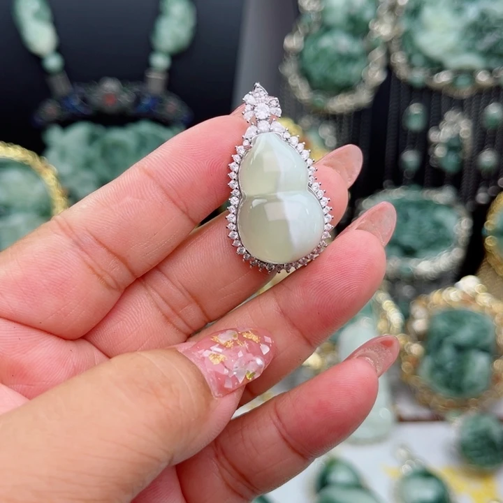 透闪石-蛇纹石玉银S925镶嵌颈饰