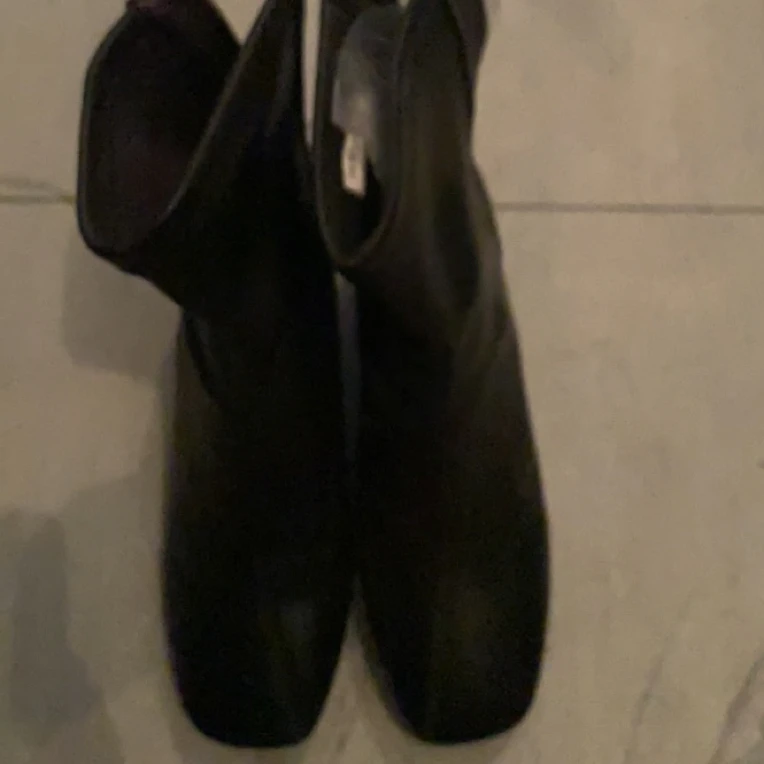 编号6女士鞋子直播间为准