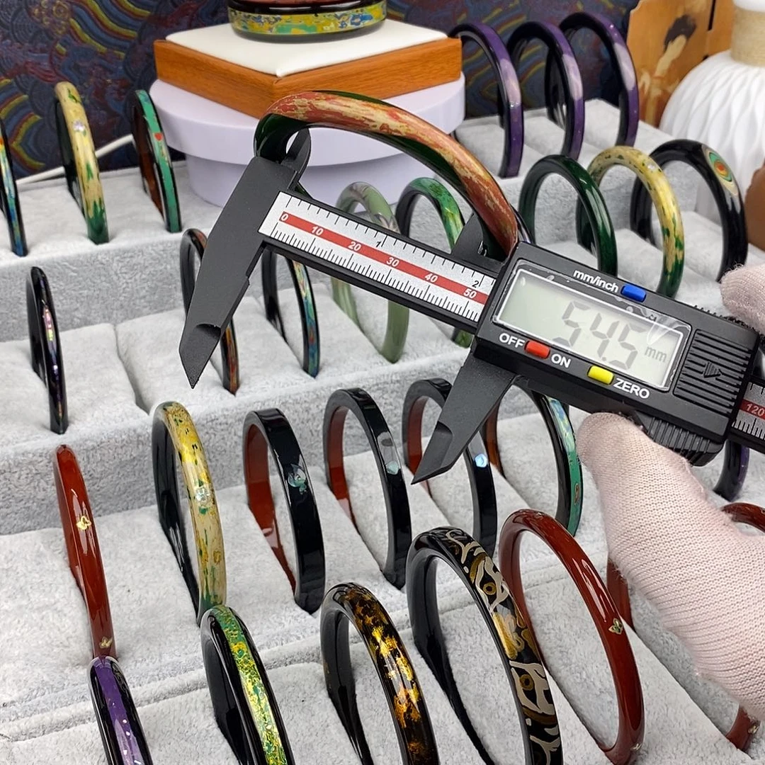 54圈口粉绿一只丝带