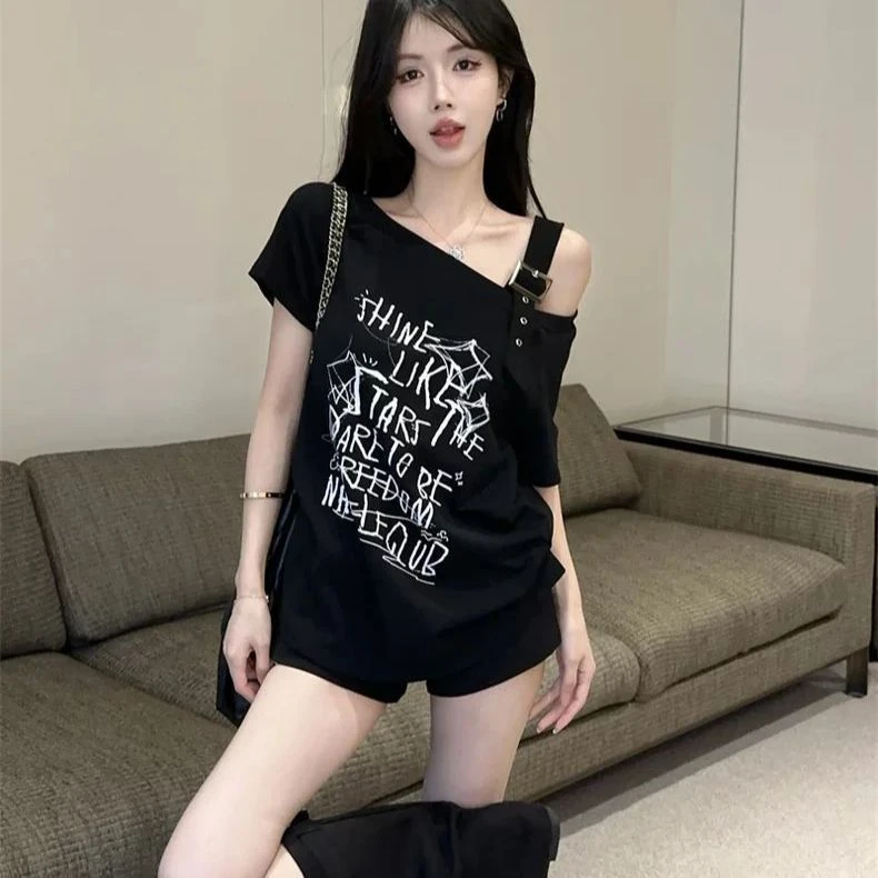 设计感小众斜肩短袖t恤女夏季新款涂鸦印花显瘦辣妹风露肩上衣潮