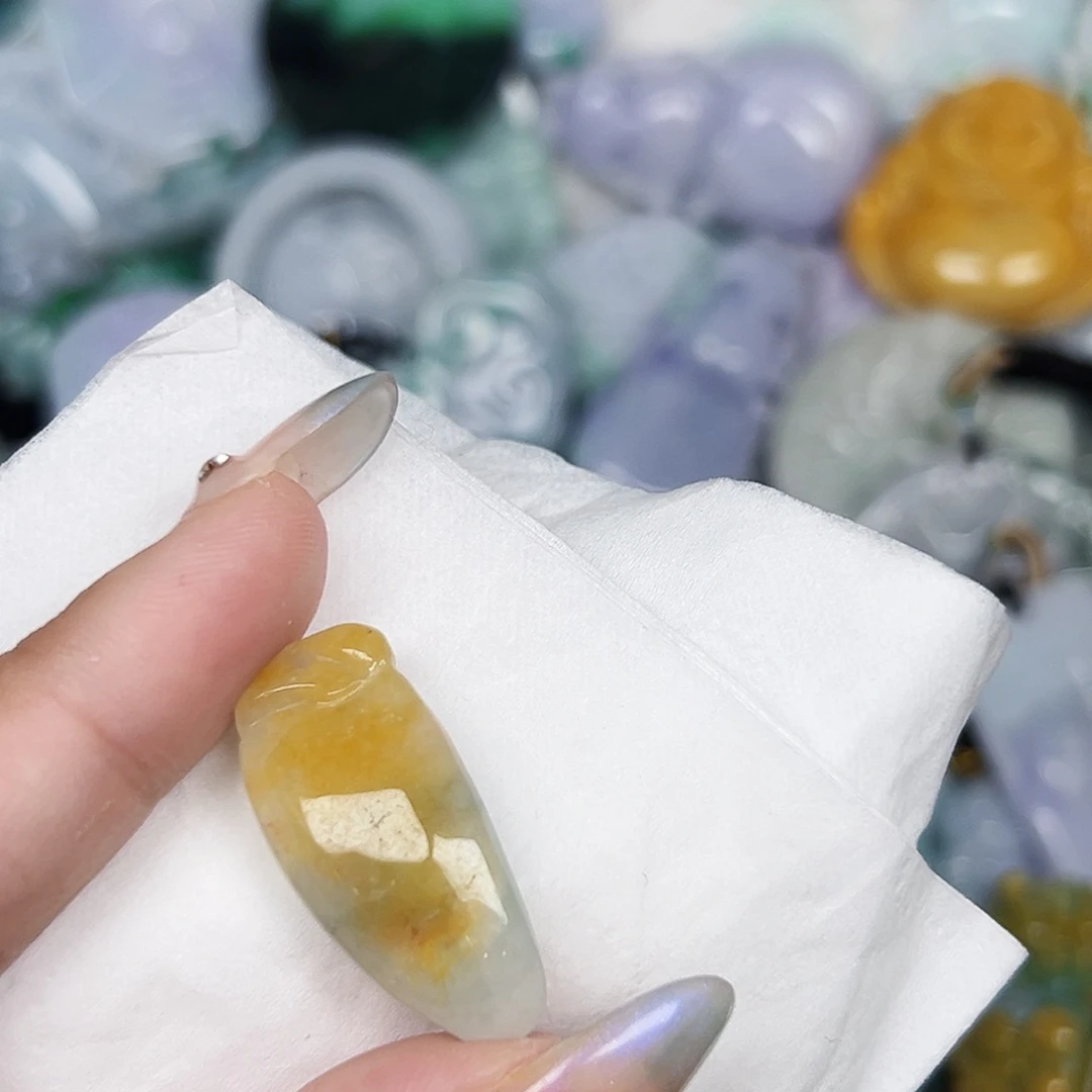 翡翠未镶嵌颈饰111