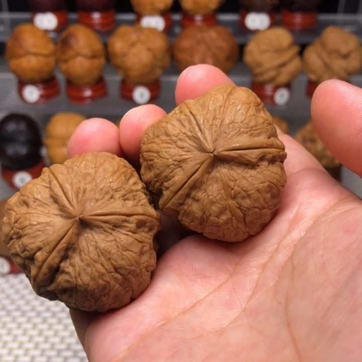 文玩核桃把件30虎头三炸