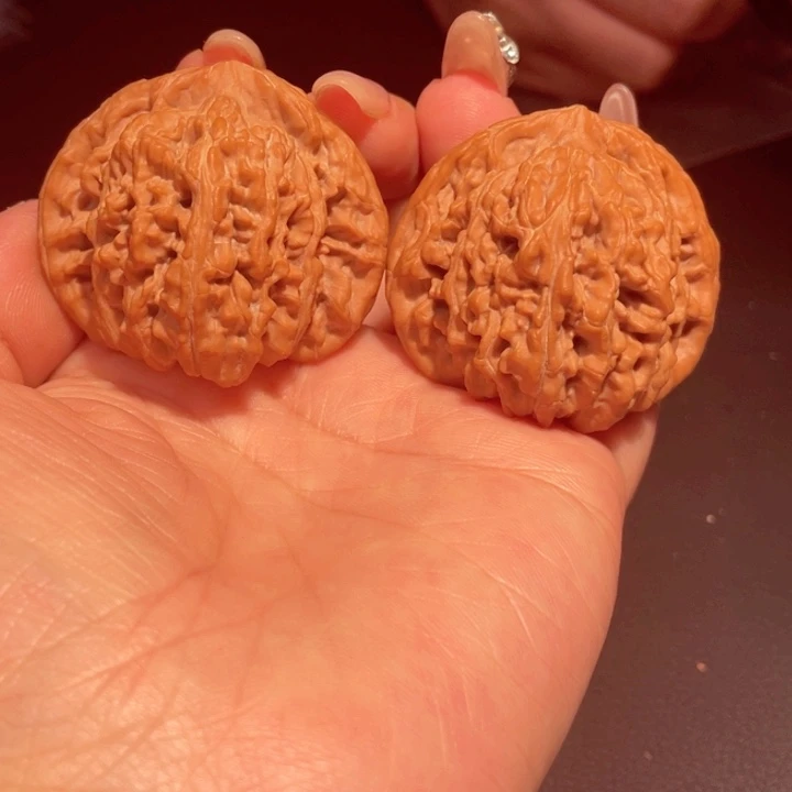文玩核桃把件西***人四座楼44