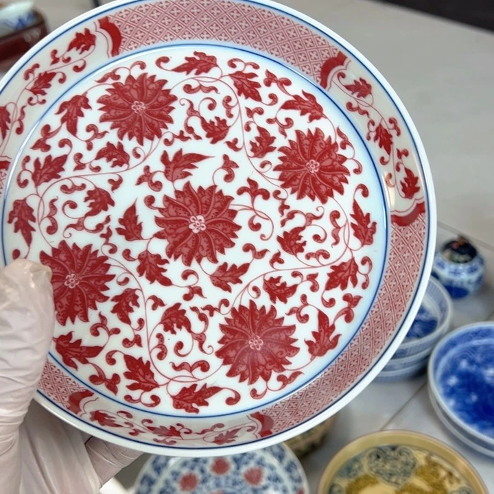 瓷片釉里红缠枝莲的壶承全品