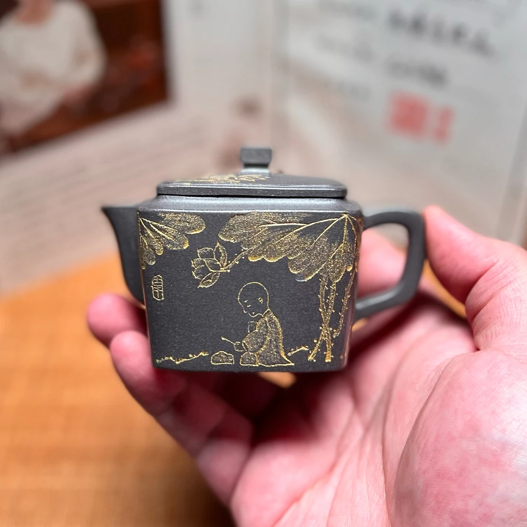 宜兴紫砂壶国工杨菲全手工四方汉瓦130cc原矿青段泥茶壶刻绘荷趣