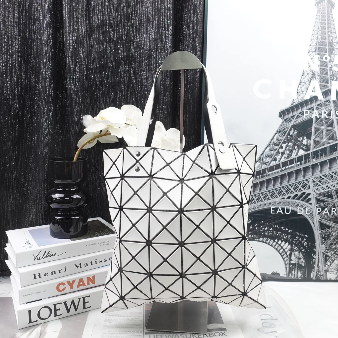 95新 Issey Miyake/三宅一生 单肩包/T20285976