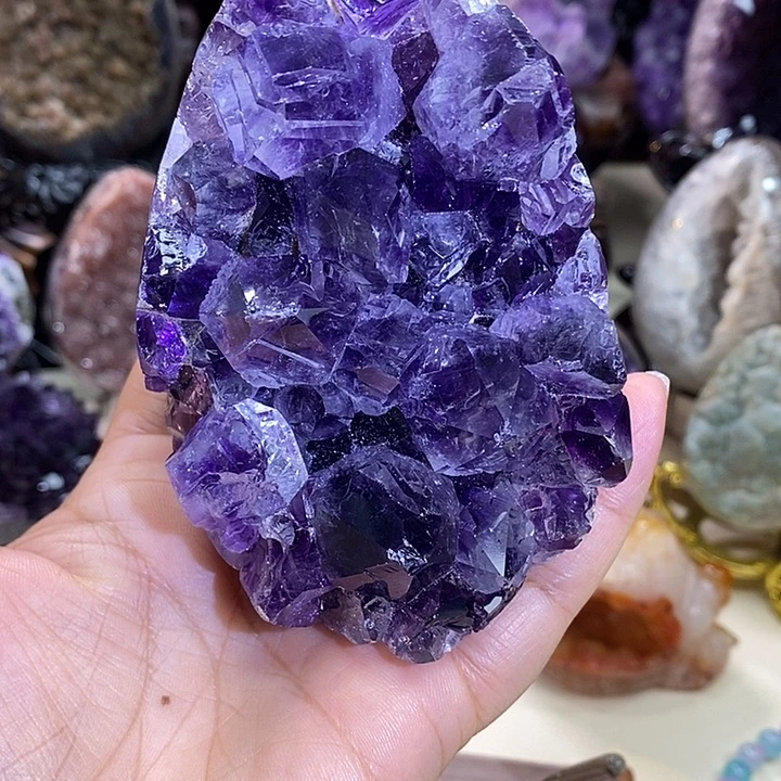 紫晶未镶嵌大型摆件（非配饰）