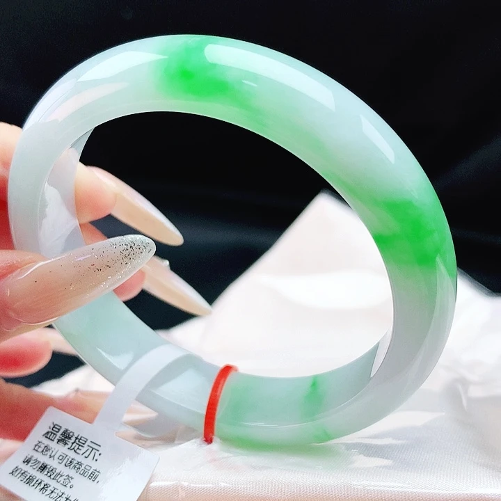 翡翠未镶嵌手镯56圈