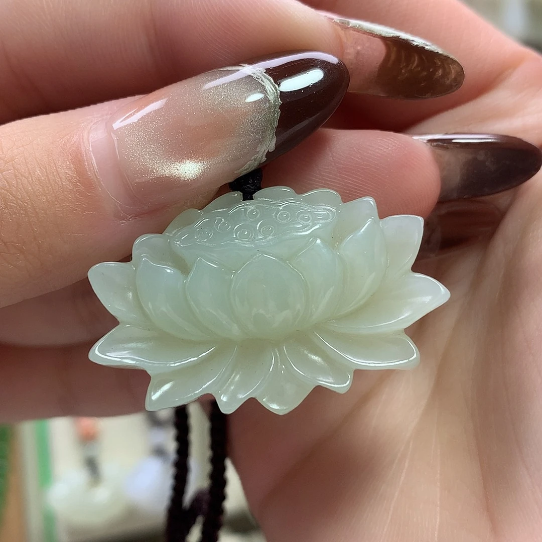 天***好和田玉未镶嵌颈饰