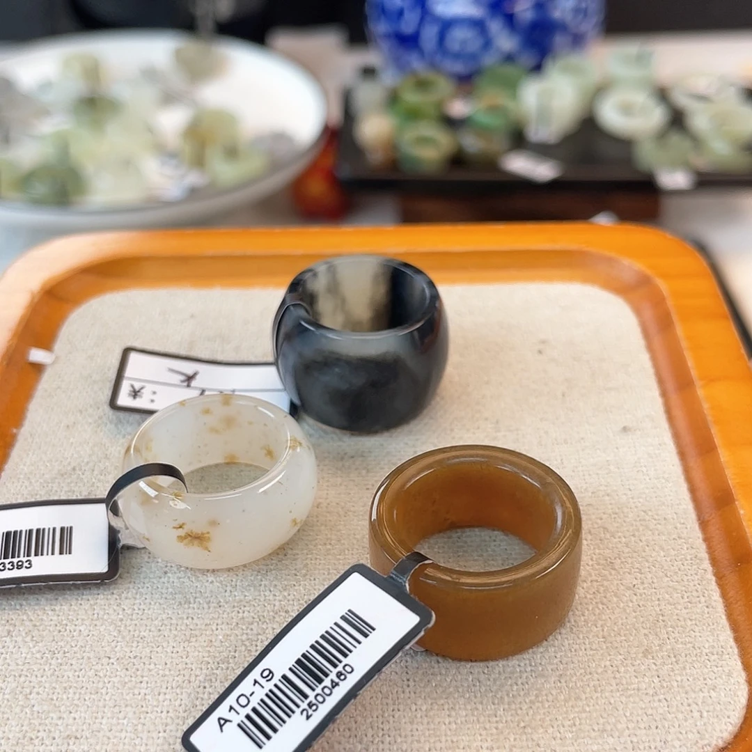 未镶嵌戒指和田玉c80 黑青花 桂花糖 焦糖 买断 不退换