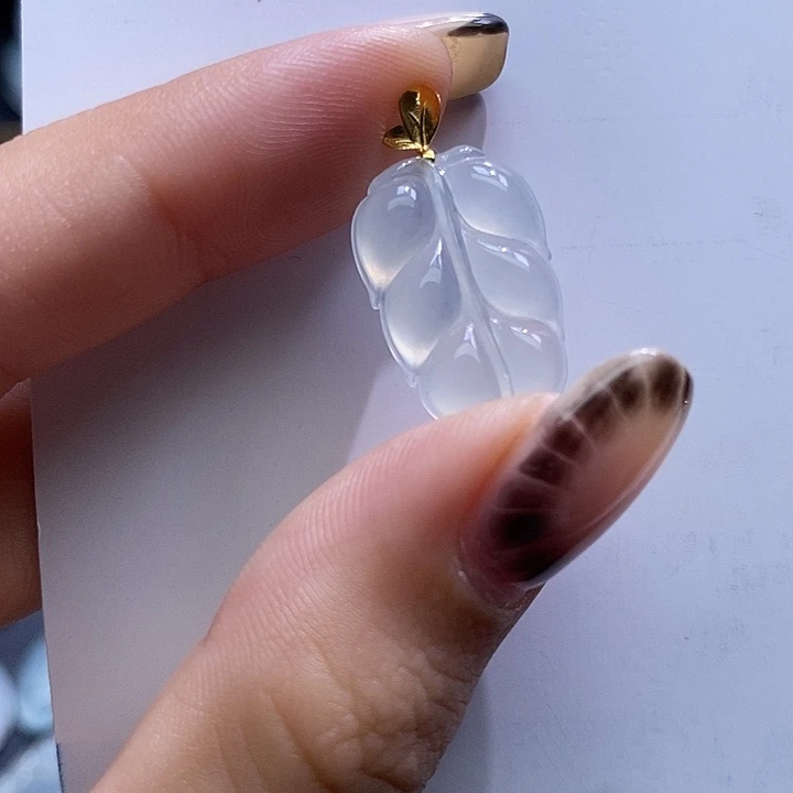 翡翠18K金镶嵌颈饰翡翠