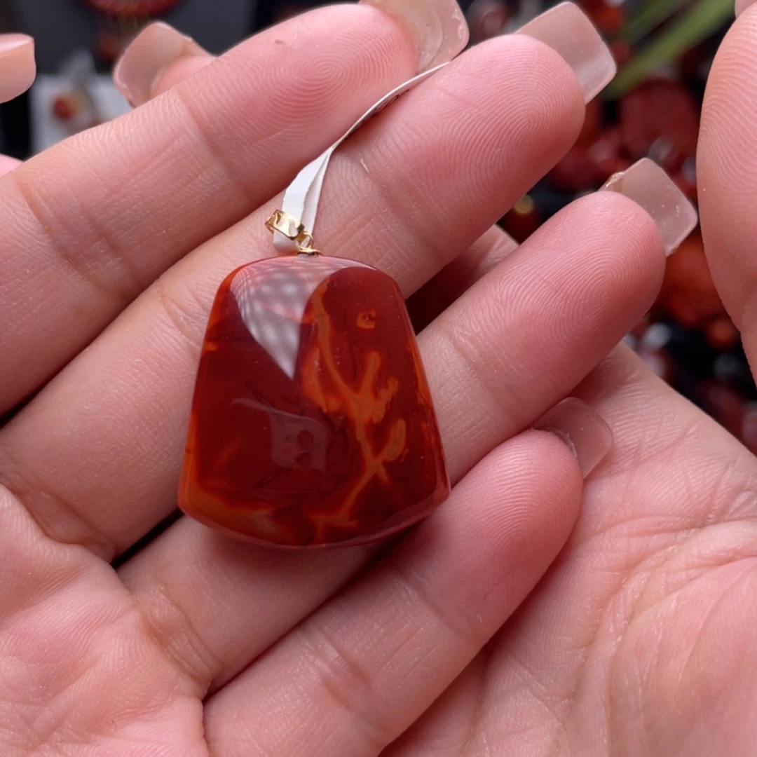 【闪购商品】南红玛瑙平安无事牌18K金镶嵌