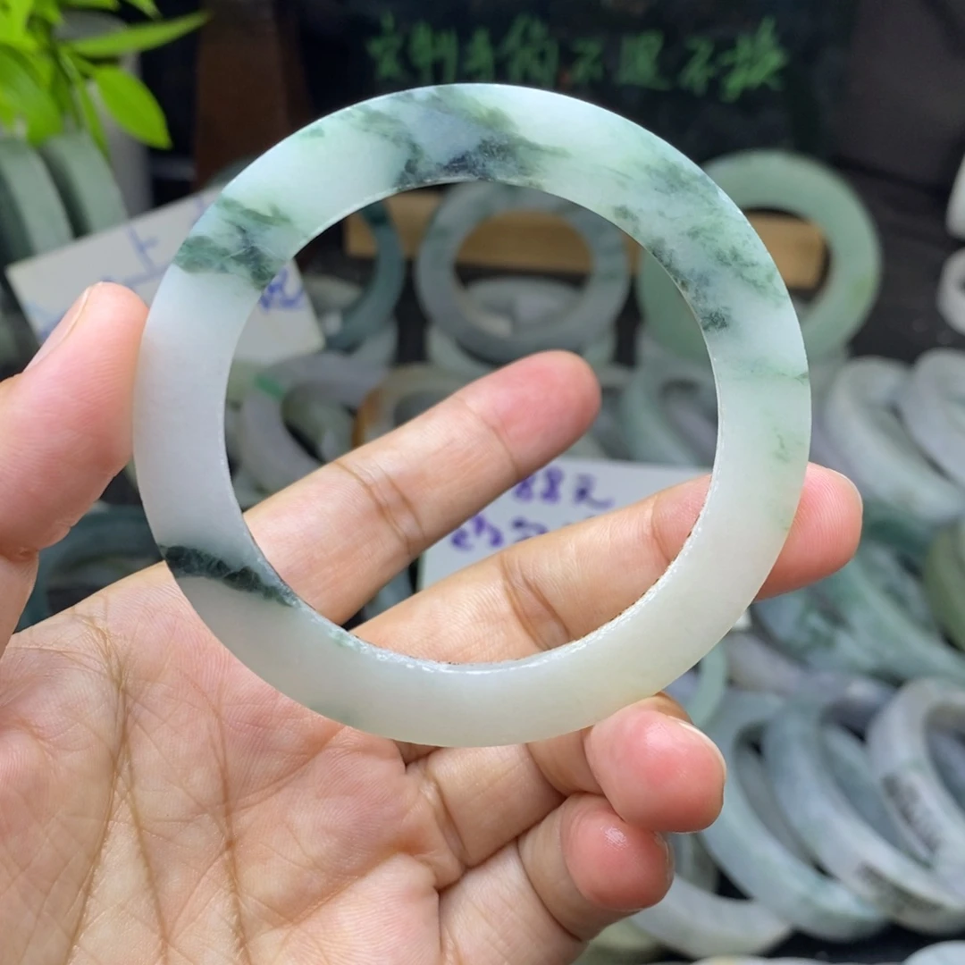 定制翡翠未镶嵌手镯