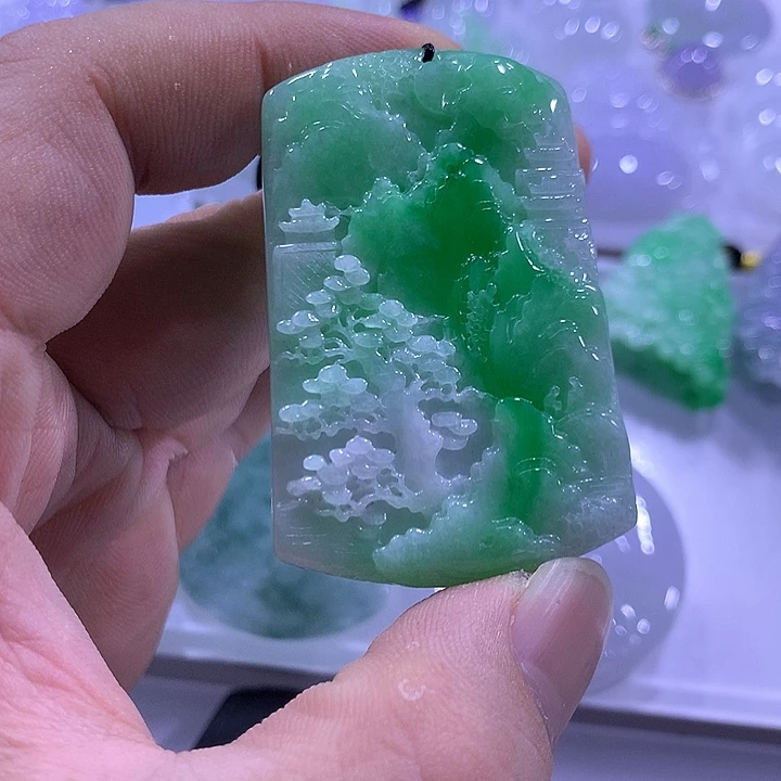 颈饰未镶嵌翡翠天然翡翠A货吊坠
