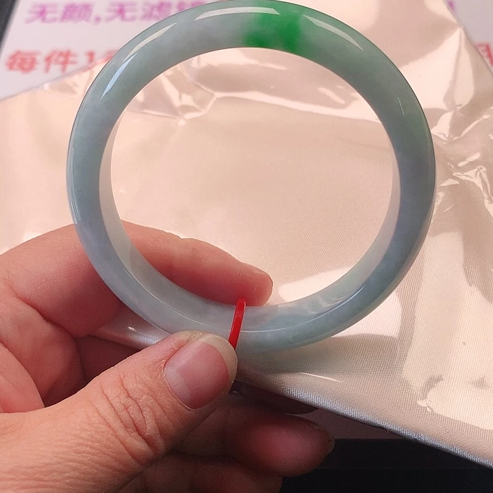 翡翠手镯未镶嵌翡翠051