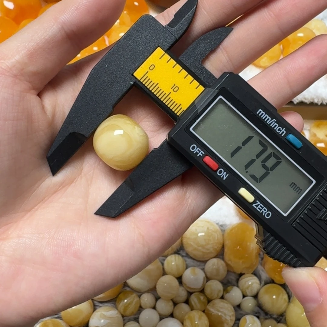 琥珀未镶嵌裸石蜜蜡墩子