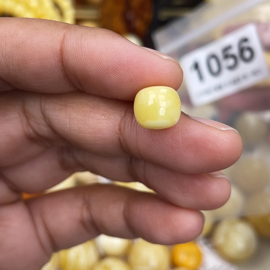 蜜蜡未镶嵌珠宝奇石10x9