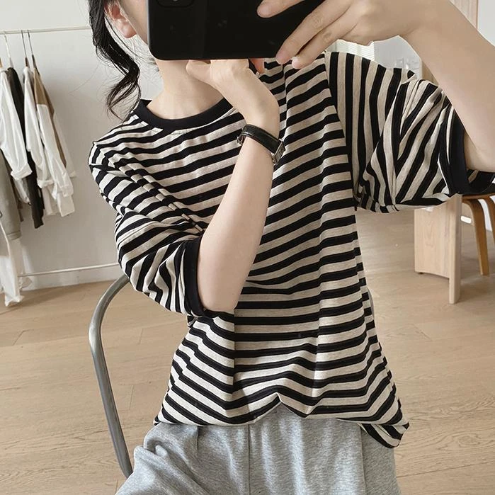 夏季新款宽松显瘦休闲简约圆领拼色条纹短袖上衣韩版洋气T恤女潮