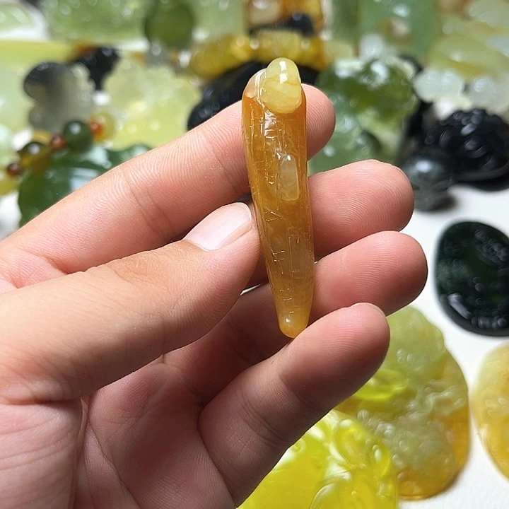 未镶嵌蛇纹石玉颈饰