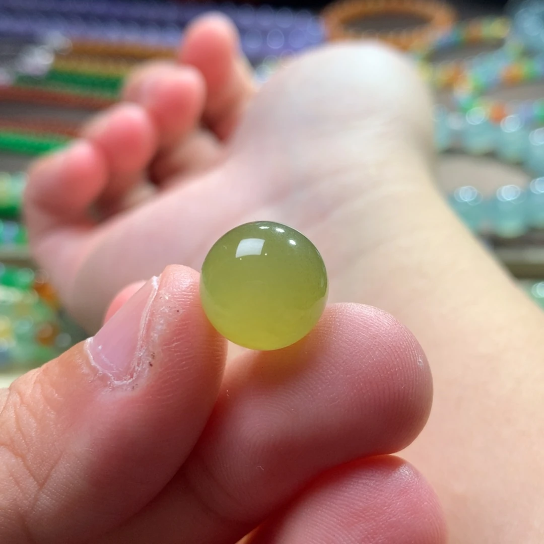 依***人未镶嵌手链翡翠分单1，总价6800冰茶黄单珠12.46