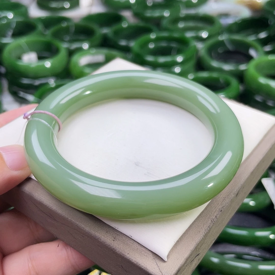 未镶嵌手镯和田玉（碧玉）