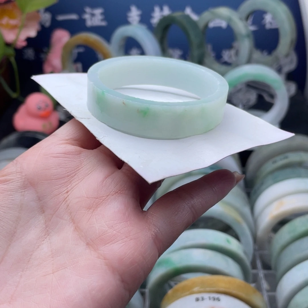 定制翡翠未镶嵌翡翠手镯