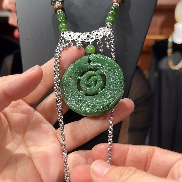 颈饰未镶嵌和田玉