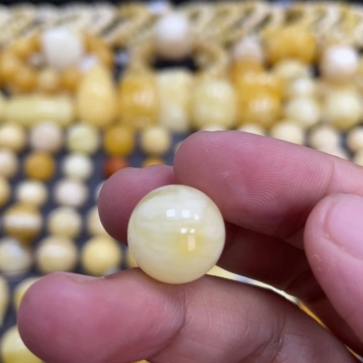 蜜蜡未镶嵌裸石14.4mm