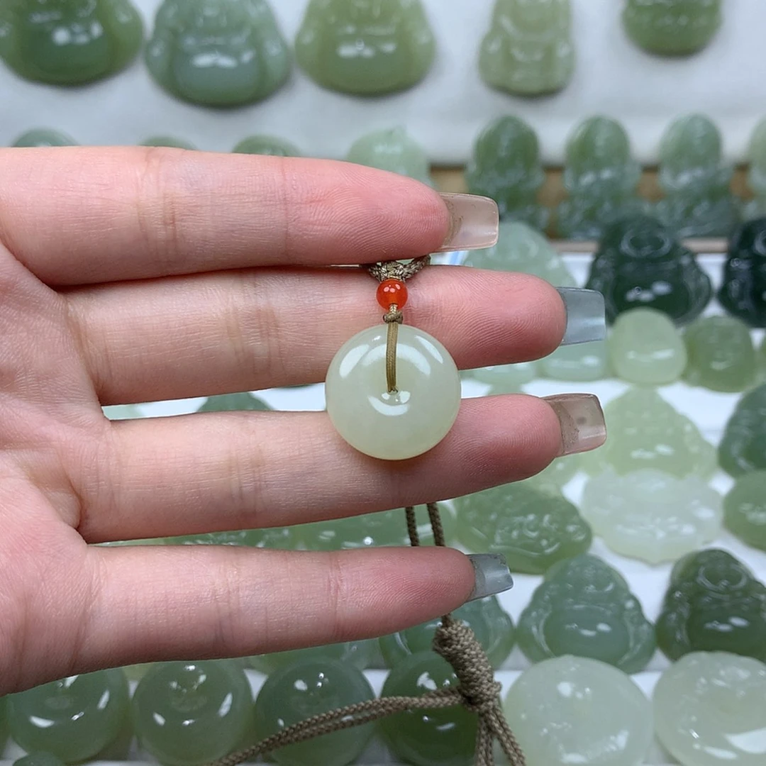 【闪购商品】颈饰未镶嵌和田玉