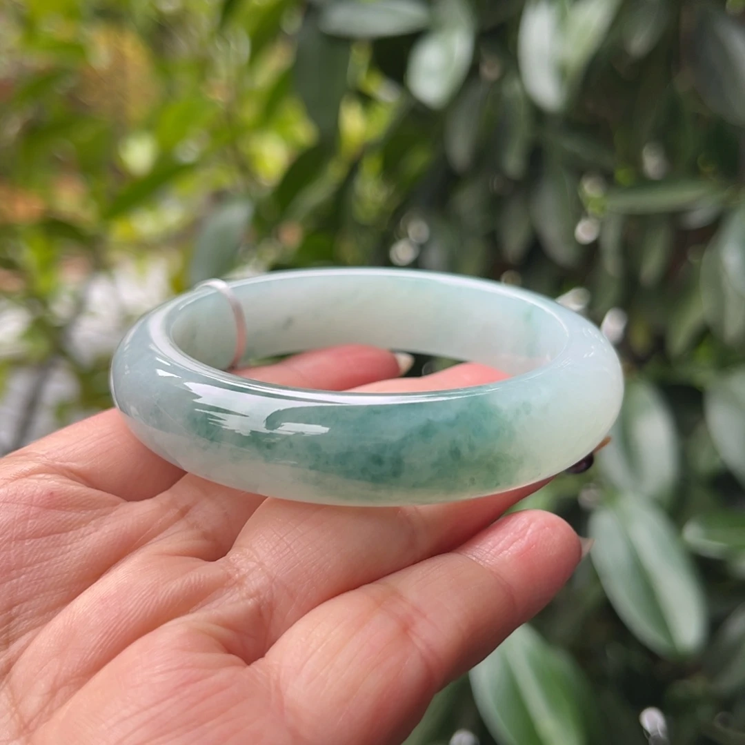 翡翠未镶嵌手镯56.7正圈