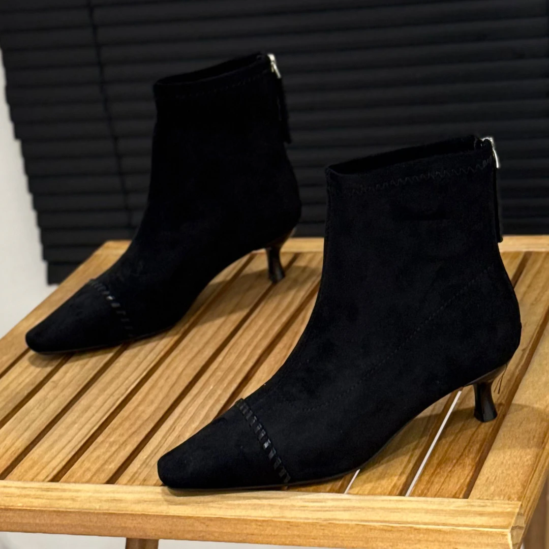【万达撤柜】复古绒面短靴女2025秋冬新款小方头细跟时装靴时尚气