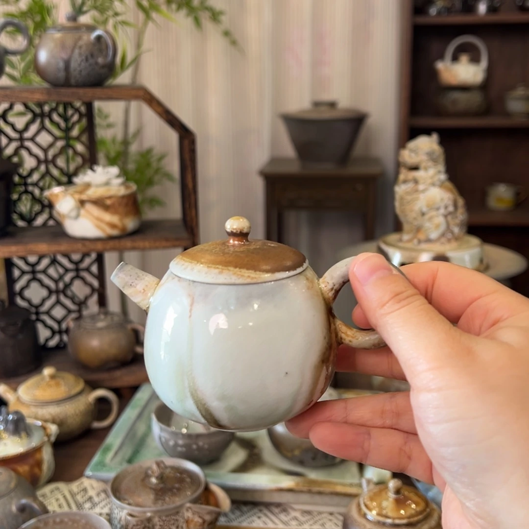 13中白精品龙蛋壶