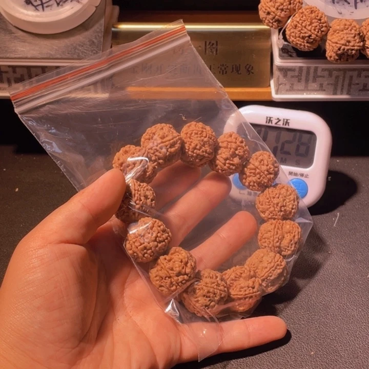 小***炜金刚菩提手串这个