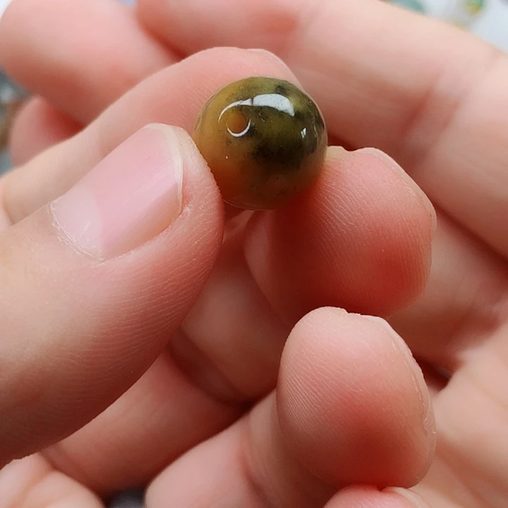 碧***}翡翠未镶嵌颈饰翡翠