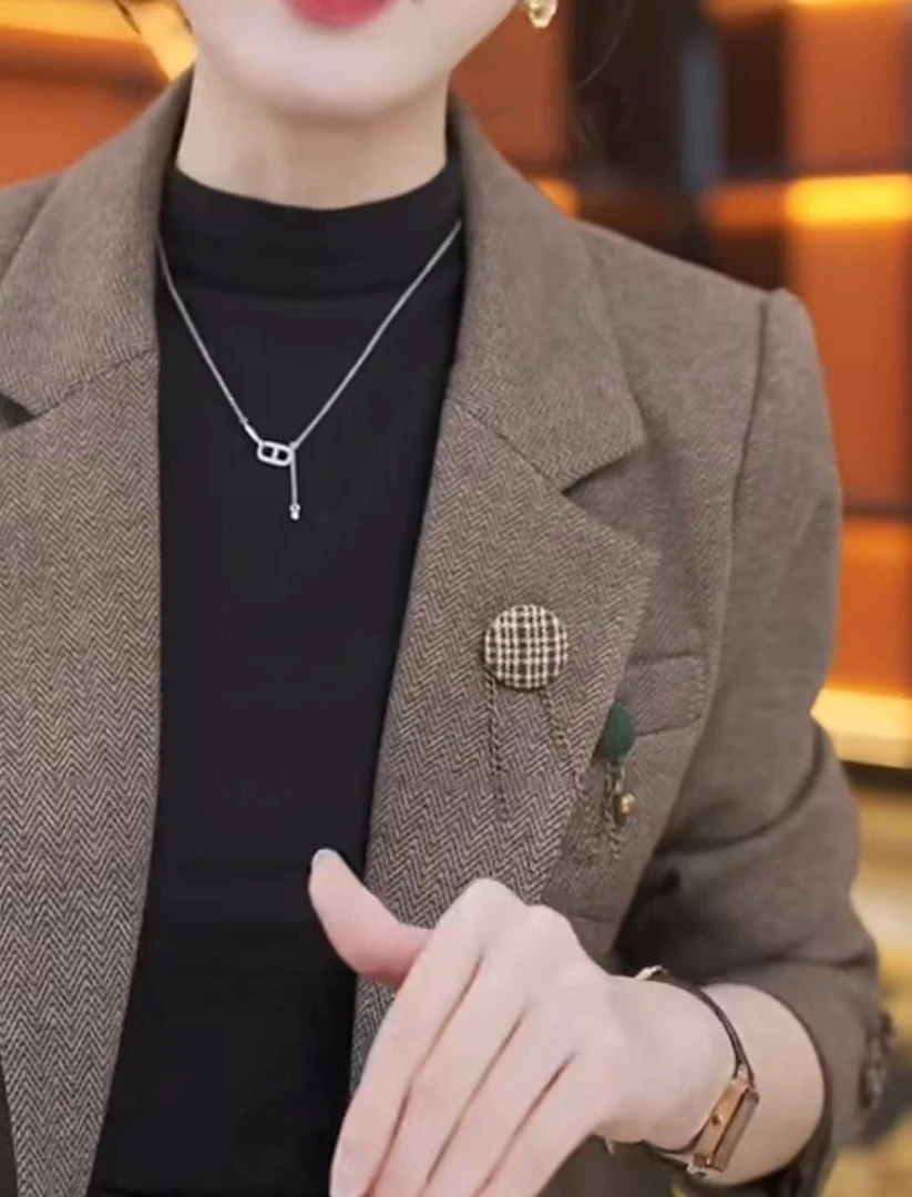 杭州原版正品2025春季新款西装领一粒扣端庄大气咖色 西装外套女