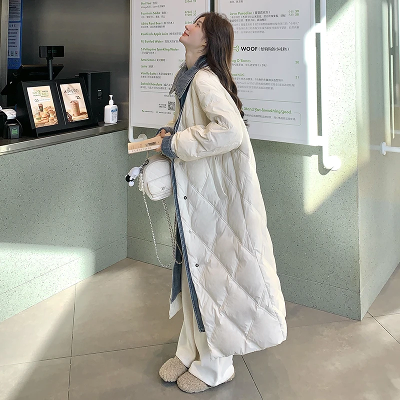 牛仔拼接假两件白色羽绒服女款爆款2025新款正品冬季长款轻薄外套