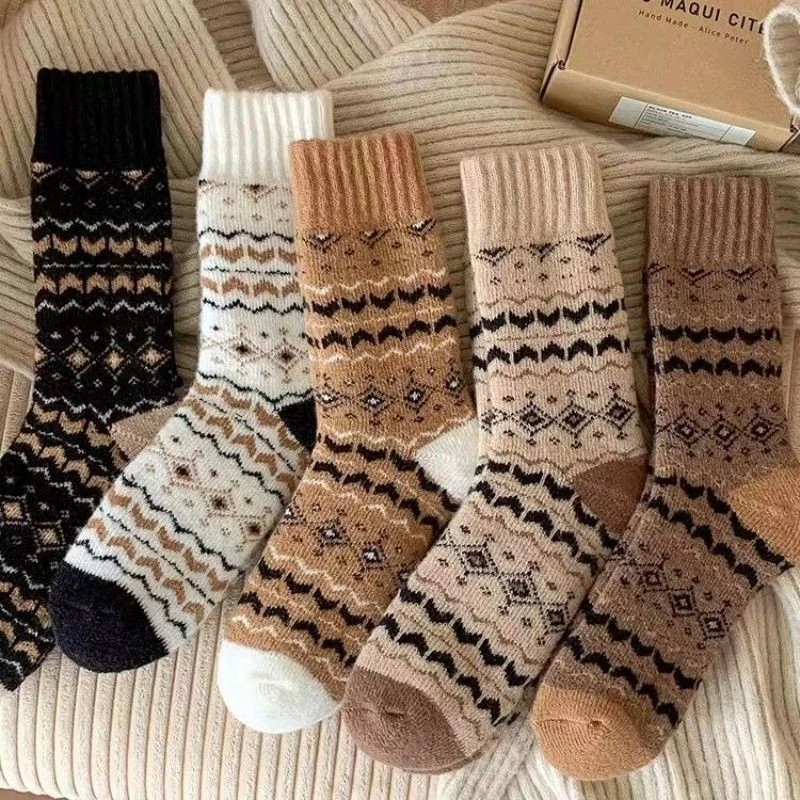 新款保暖秋冬款厚袜子女生中筒加厚毛圈复古森系学生情侣款厚袜FF