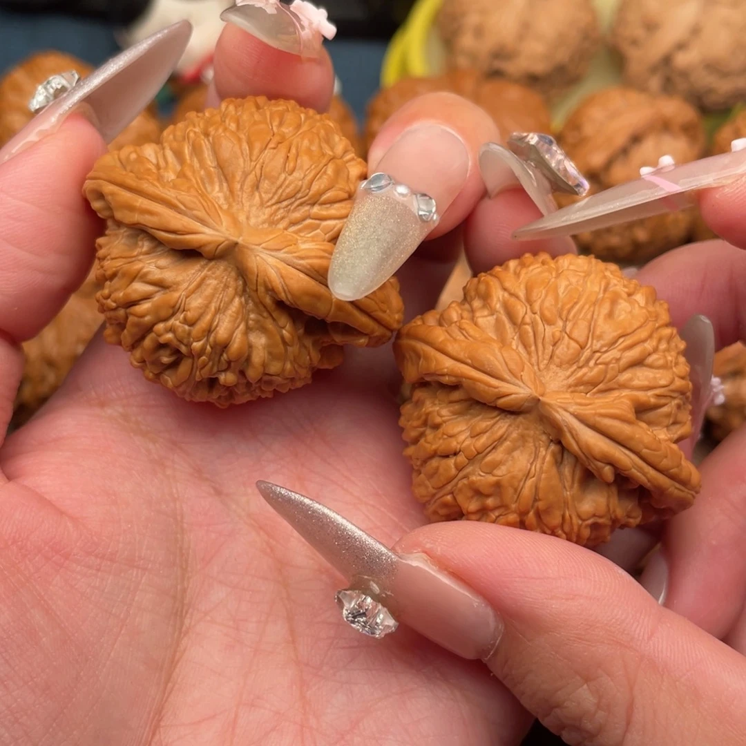 把件文玩核桃全品，精配粗棱白狮子43